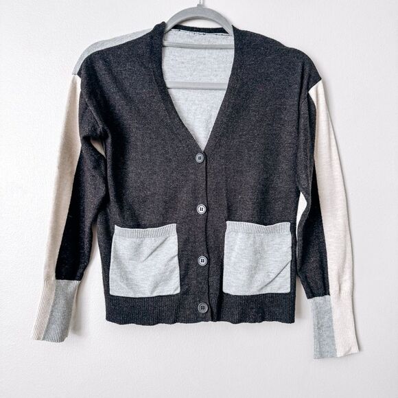 Boutique Grey & Cream Soft Knit Cardigan Size Small - Picture 2 of 6